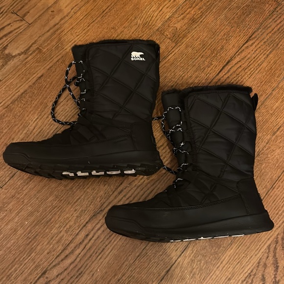 Sorel women’s size 10 Whitney boot, very lightly used - Picture 2 of 4